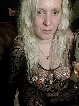 Bouncy-Bella28X online show from 09.19.25