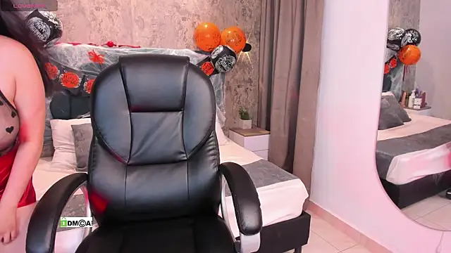 Snapshot of susanasmith18 chatting on 10.28.25 susanasmith18 online show from 10.28.25