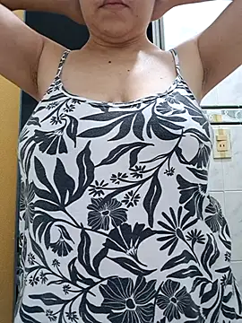 Snapshot of SweettyNaugthy chatting on 11.27.25 SweettyNaugthy online show from 11.27.25