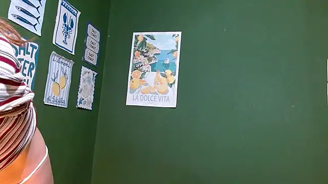 Roxiehood online show from 12.03.25