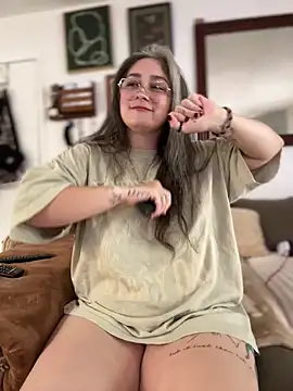 Alix Valentine online show from 04.18.26