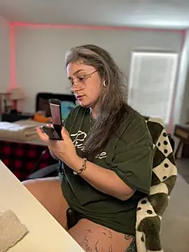 Alix Valentine online show from 05.19.26