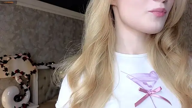 Snapshot of Emma_Frosty chatting on 11.01.25 Emma Frosty online show from 11.01.25