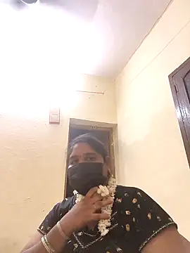 Snapshot of Villageanuty chatting on 09.13.25 Villageanuty online show from 09.13.25