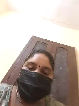 Snapshot of Villageanuty chatting on 10.07.25 Villageanuty online show from 10.07.25