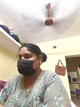 Snapshot of Villageanuty chatting on 10.16.25 Villageanuty online show from 10.16.25