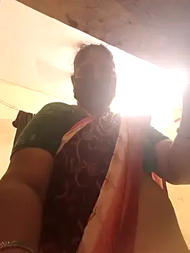 Snapshot of Villageanuty chatting on 10.17.25 Villageanuty online show from 10.17.25