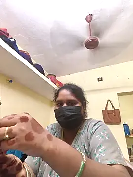 Snapshot of Villageanuty chatting on 10.19.25 Villageanuty online show from 10.19.25