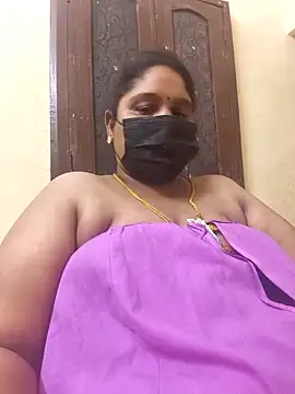 Snapshot of Villageanuty chatting on 11.01.25 Villageanuty online show from 11.01.25