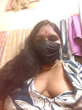 Snapshot of Villageanuty chatting on 11.02.25 Villageanuty online show from 11.02.25