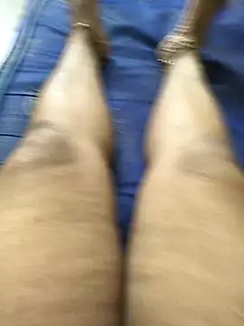 Snapshot of Villageanuty chatting on 11.18.25 Villageanuty online show from 11.18.25