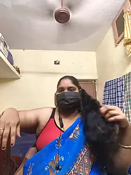 Snapshot of Villageanuty chatting on 11.20.25 Villageanuty online show from 11.20.25