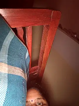 Snapshot of Villageanuty chatting on 11.22.25 Villageanuty online show from 11.22.25