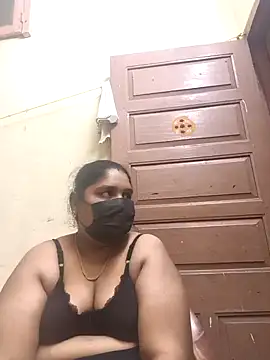 Snapshot of Villageanuty chatting on 11.23.25 Villageanuty online show from 11.23.25