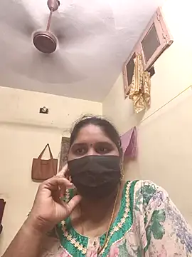 Snapshot of Villageanuty chatting on 11.24.25 Villageanuty online show from 11.24.25