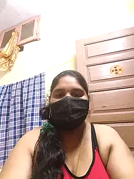 Snapshot of Villageanuty chatting on 11.27.25 Villageanuty online show from 11.27.25