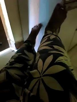 Snapshot of Villageanuty chatting on 11.29.25 Villageanuty online show from 11.29.25