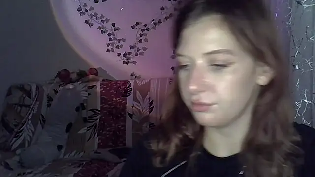 Lily Ember online show from 11.25.25