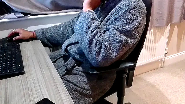 Snapshot of rogamuffin chatting on 11.07.25 rogamuffin online show from 11.07.25