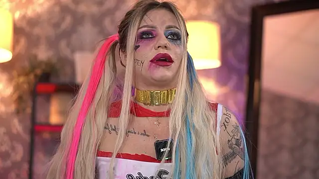 Snapshot of AlmaVelia chatting on 01.18.26 AlmaVelia online show from 01.18.26