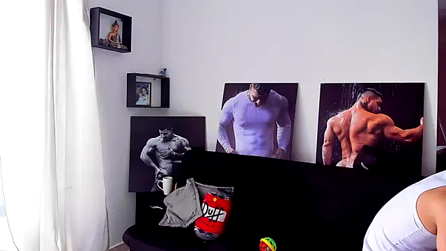 Marck Mathews online show from 12.04.25