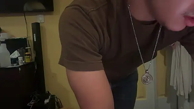 Snapshot of kSwisssxxx chatting on 10.24.25 kSwisssxxx online show from 10.24.25