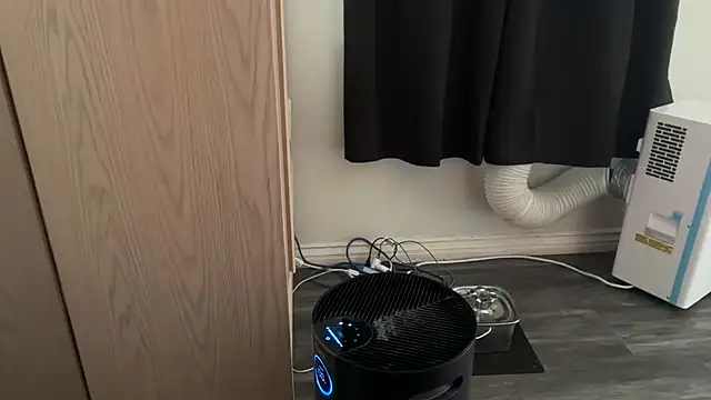 Snapshot of kSwisssxxx chatting on 11.06.25 kSwisssxxx online show from 11.06.25