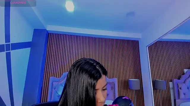 Snapshot of SelenaStonne chatting on 10.03.25 SelenaStonne online show from 10.03.25