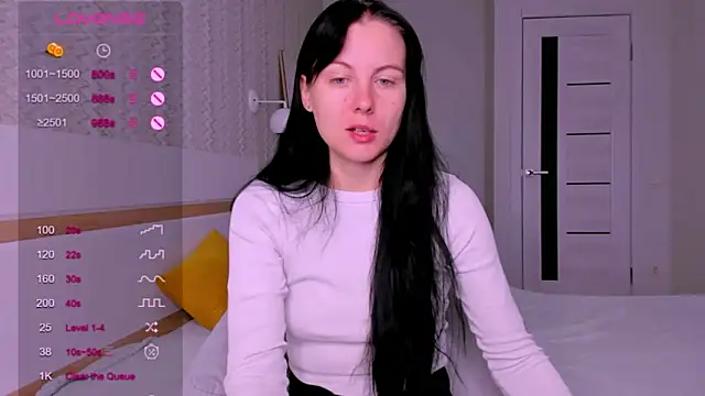 Elle Pearl  online show from 10.17.25