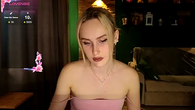 Snapshot of Belle_Vill3575 chatting on 09.12.25 Belle Vill3575 online show from 09.12.25