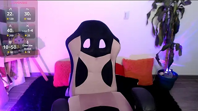 LunaBunny8 online show from 12.05.25