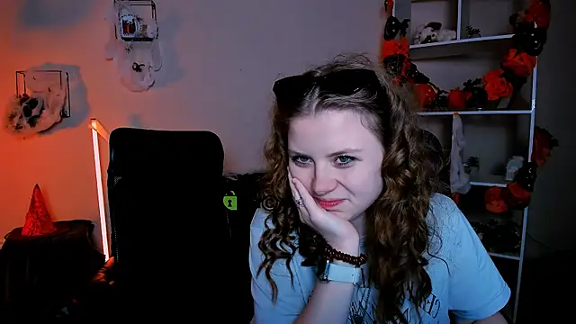 foxy tease  online show from 10.22.25