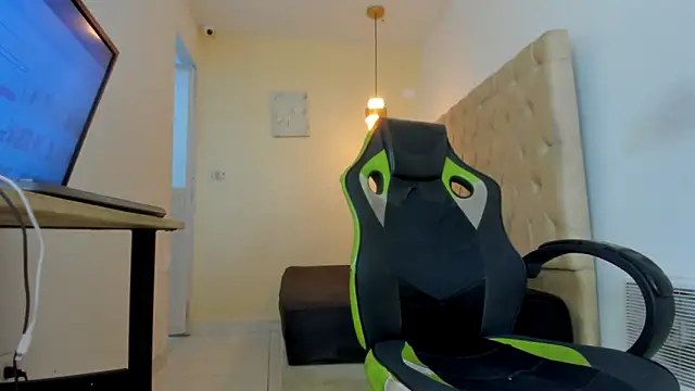 Darkknightx01 online show from 11.13.25