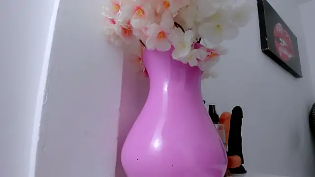 Snapshot of eimy_skinny_ chatting on 01.18.26 eimy skinny online show from 01.18.26