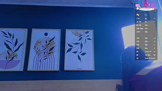 SarahMiler  online show from 10.03.25