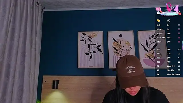 SarahMiler  online show from 10.08.25