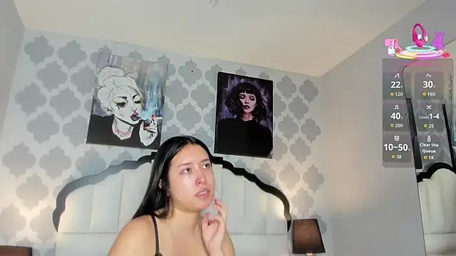 SarahMiler  online show from 10.31.25