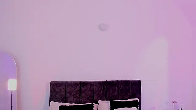 Taylormaxwell online show from 11.26.25