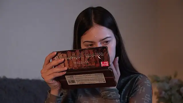 ywixos online show from 10.06.25