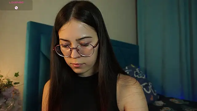 ywixos online show from 10.10.25