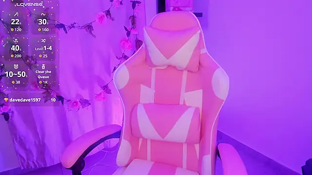 Snapshot of megara_x_ chatting on 02.13.26 megara x online show from 02.13.26