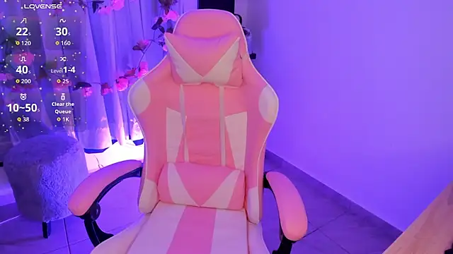 Snapshot of megara_x_ chatting on 03.04.26 megara x online show from 03.04.26