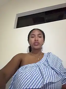 Snapshot of Mia_sweet80 chatting on 10.12.25 Mia sweet80 online show from 10.12.25