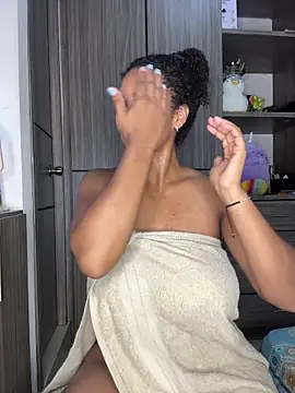 Snapshot of Mia_sweet80 chatting on 10.23.25 Mia sweet80 online show from 10.23.25