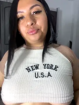 Snapshot of Issa_Santana chatting on 09.20.25 Issa Santana online show from 09.20.25