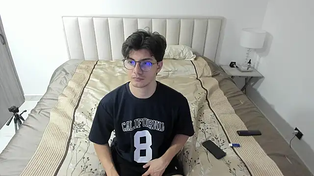 Snapshot of kyron__jobs chatting on 03.25.26 kyron jobs online show from 03.25.26