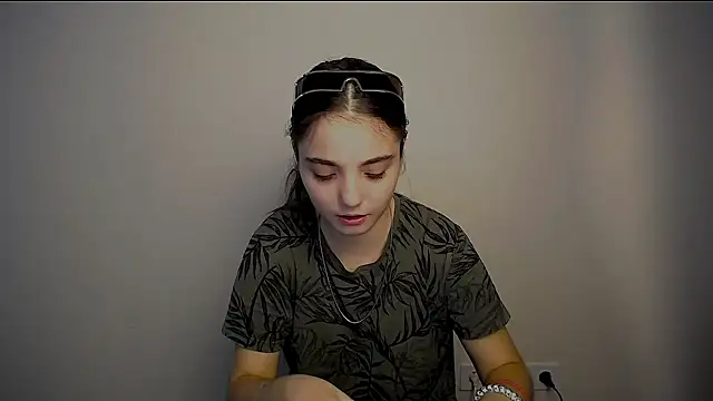 Sun Shine   online show from 09.25.25