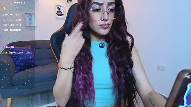 Snapshot of ViolethRosse chatting on 09.30.25 ViolethRosse online show from 09.30.25