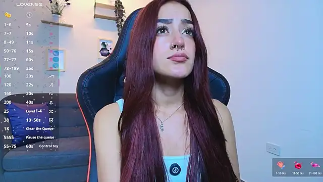 Snapshot of ViolethRosse chatting on 10.20.25 ViolethRosse online show from 10.20.25