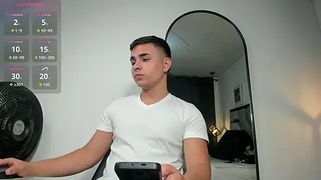Snapshot of lianfox_ chatting on 05.18.26 lianfox online show from 05.18.26